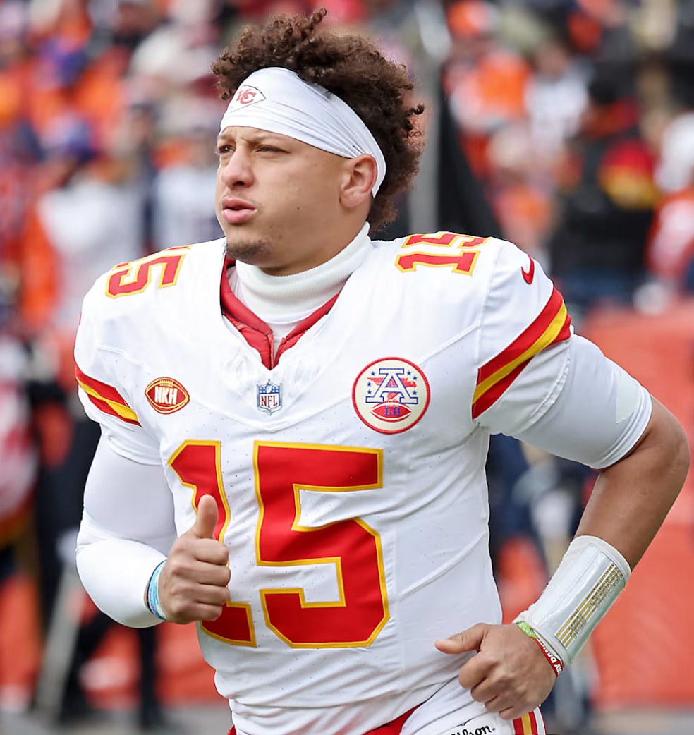 Patrick Mahomes (Kansas City Chiefs) – $52.65 million annually